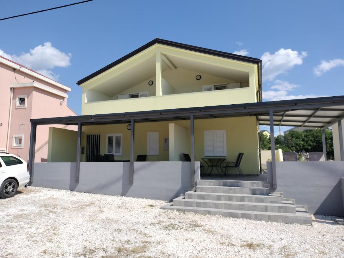 Apartmani Verica Karlobag Exteriér fotografie