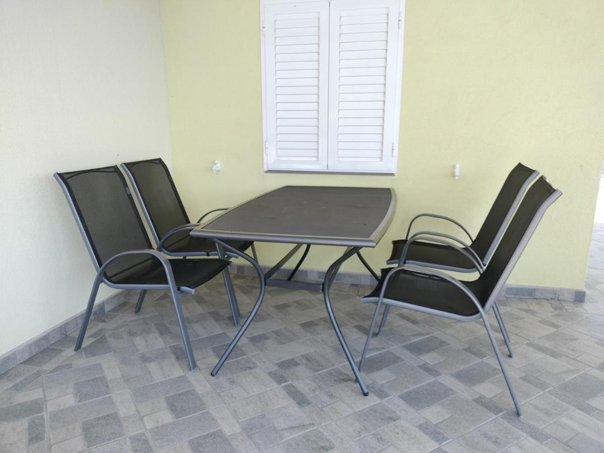Apartmani Verica Karlobag Exteriér fotografie