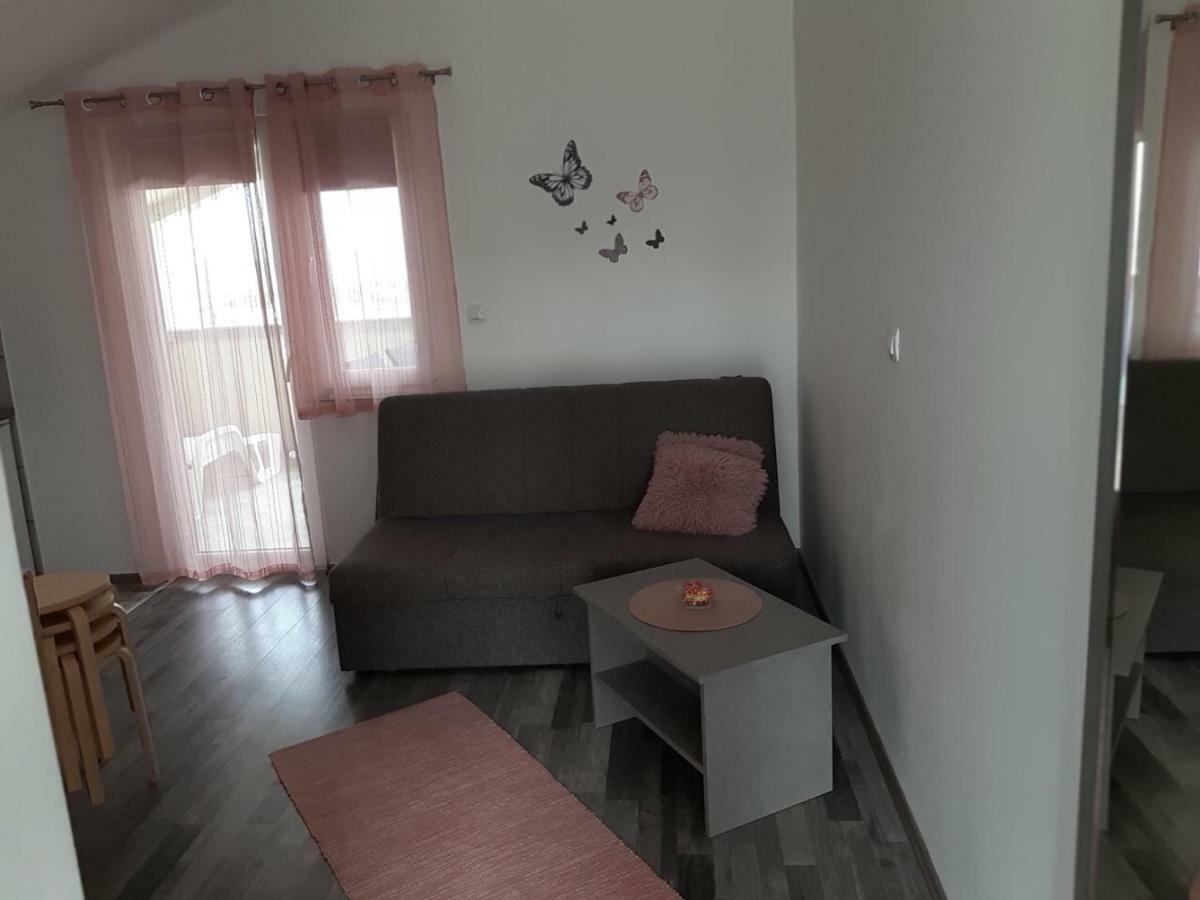 Apartmani Verica Karlobag Exteriér fotografie