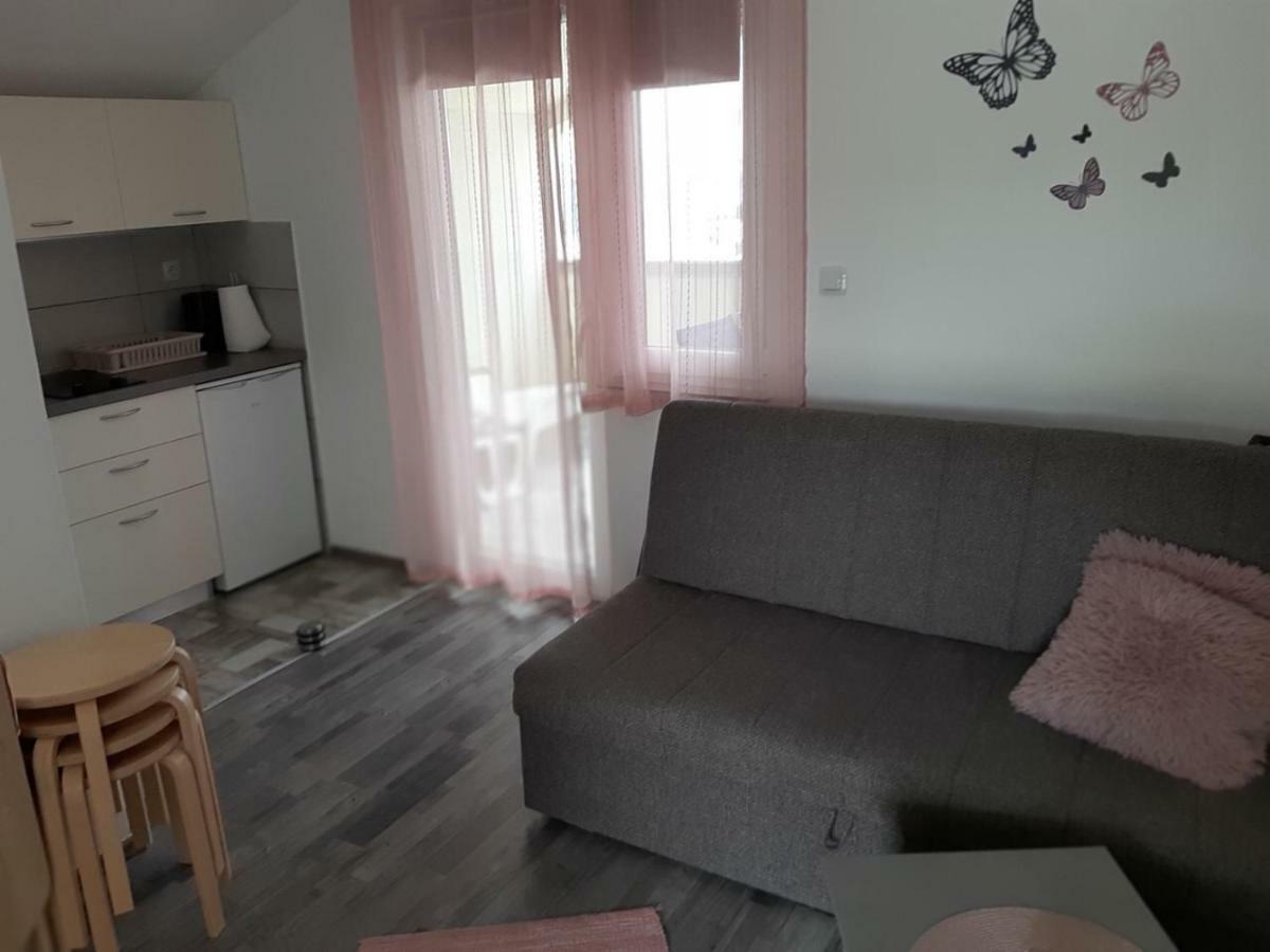 Apartmani Verica Karlobag Exteriér fotografie