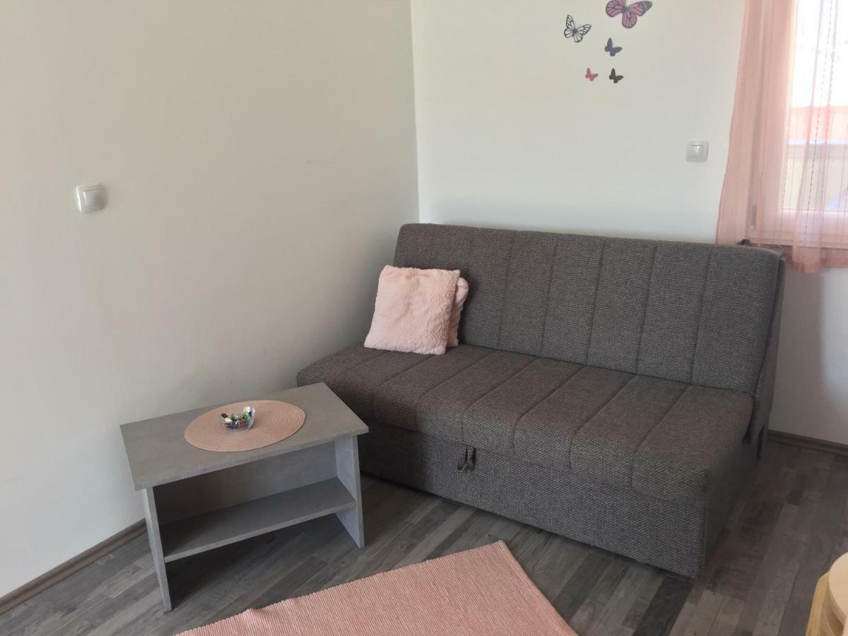 Apartmani Verica Karlobag Exteriér fotografie