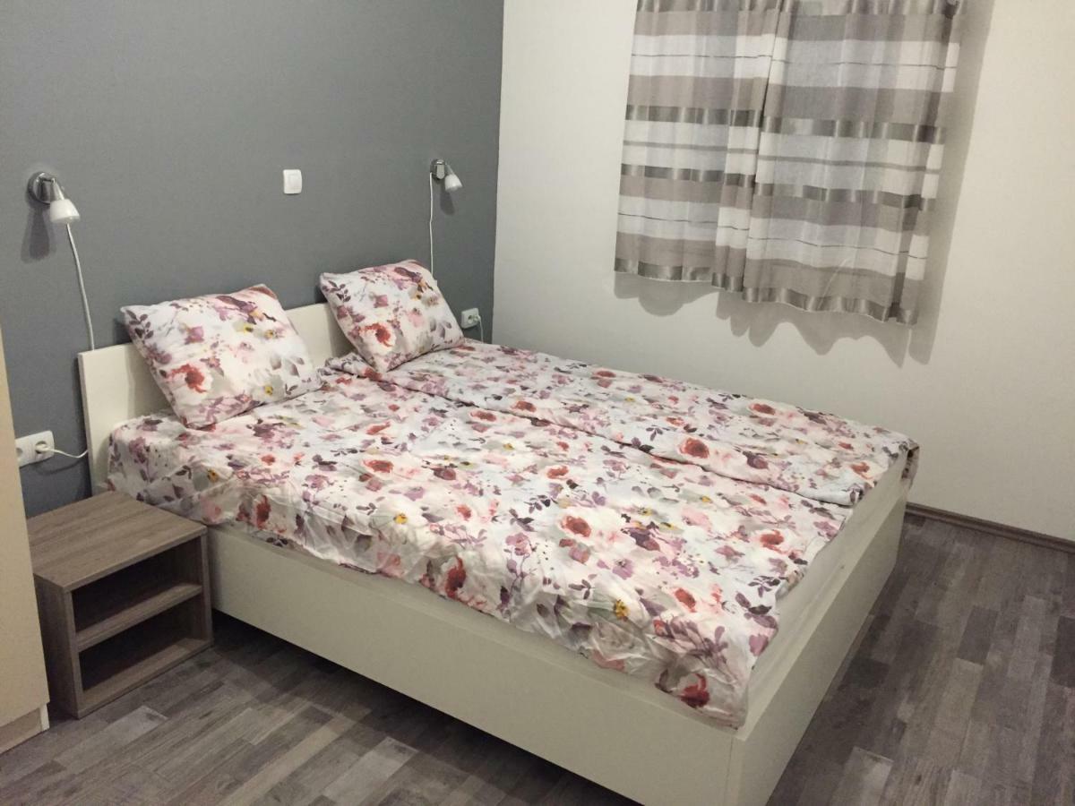Apartmani Verica Karlobag Exteriér fotografie